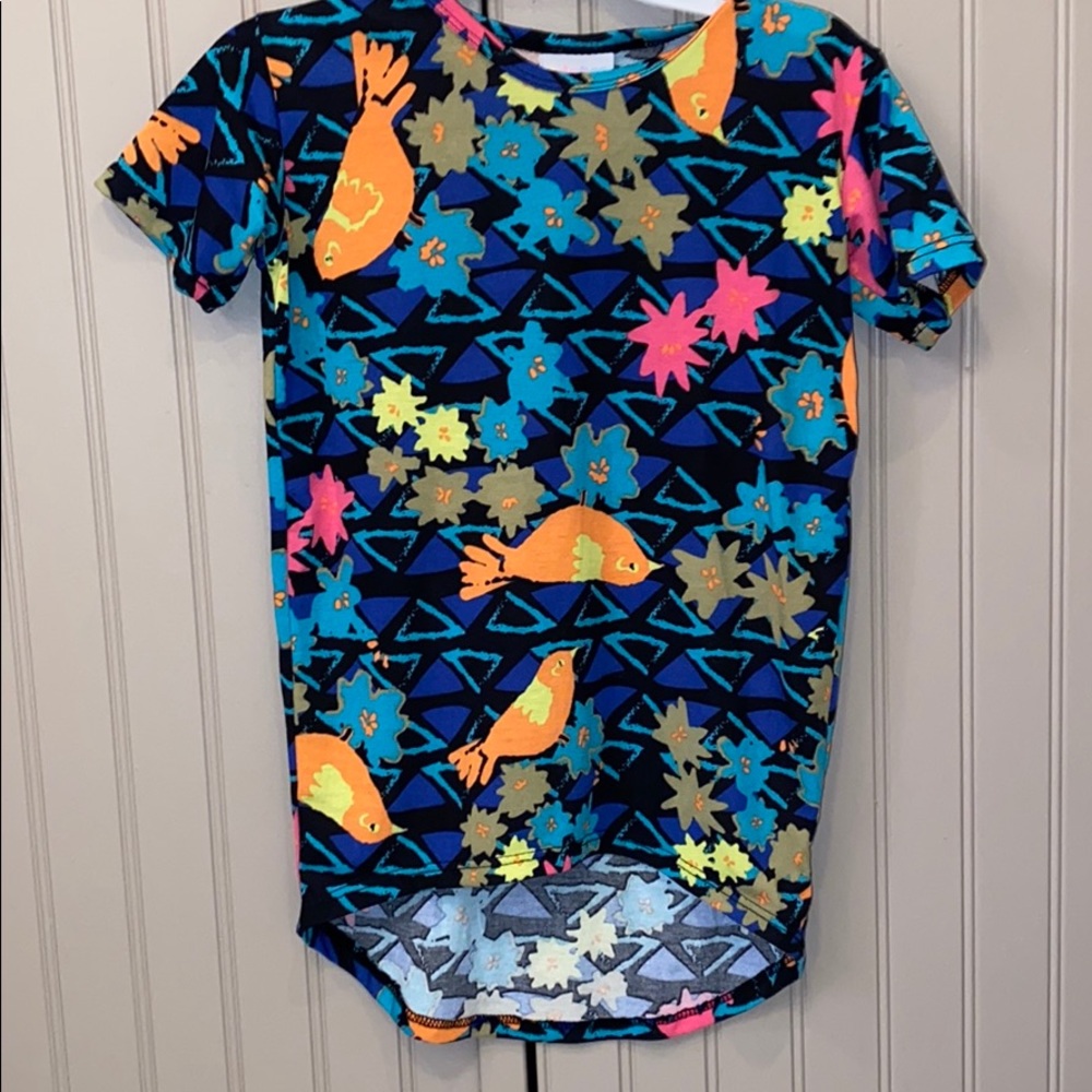 Like new Gracie shirt for girls from LuLaRoe.